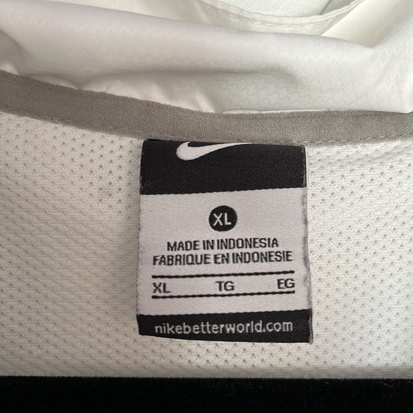White Nike UK Pullover - Picture 2 of 2